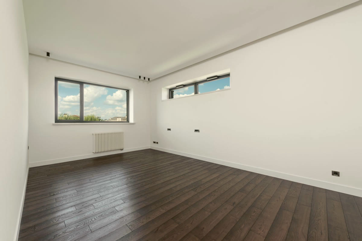 An empty spotless apartment ready for the move-out walk-through